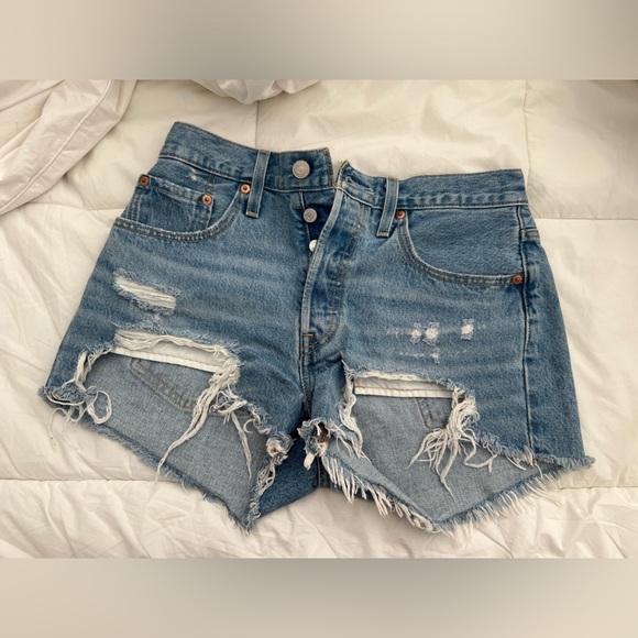 Levi shorts - w27 - Picture 2 of 3